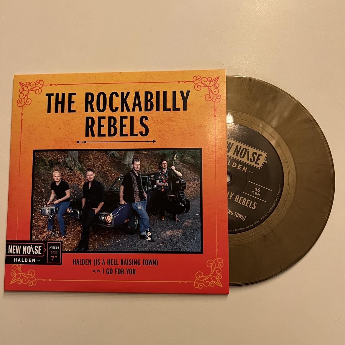 NNS16 The Rockabilly Rebels - Halden Is A Hell Rising Town (7") LTD. Gold marble vinyl - Bilde 3